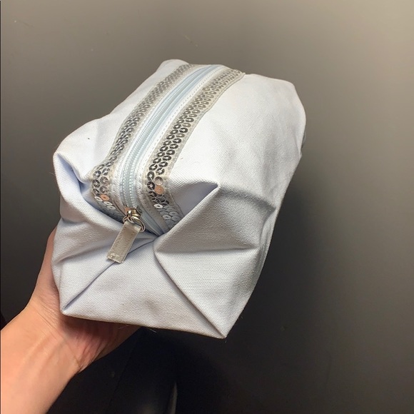 NWOT Cosmetic bag - Biotherm - Picture 3 of 4